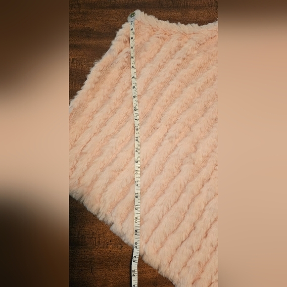 Christopher & Banks Women's Rabbit Fur Pink Poncho Shawl Sweater One Size EUC - Picture 12 of 14